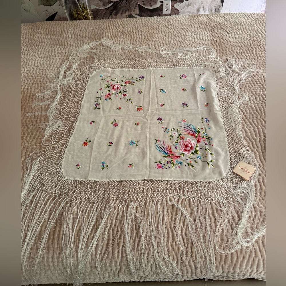 NWT Menton by Alvaro Moliner Silk Floral Embroidered Flamenko Shawl with Fringe